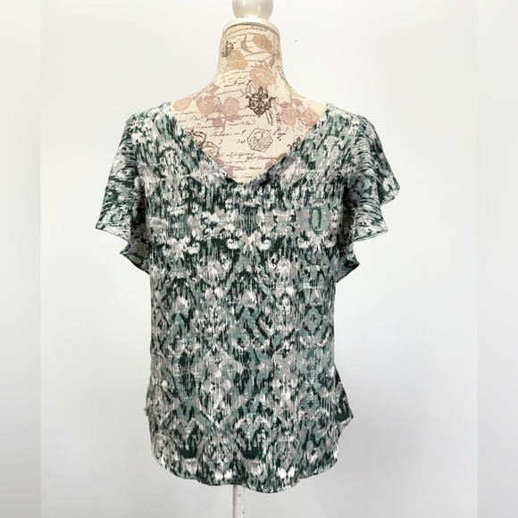LIVERPOOL Green and white abstract print flutter sleeve V neck top size S. - Picture 6 of 13